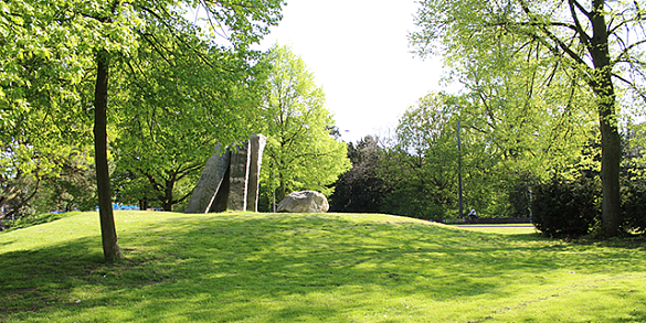 Statue im Grünzug West