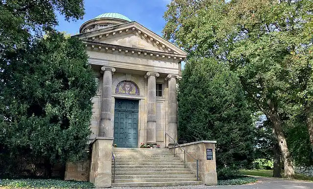 Das Kolumbarium auf dem Friedhof Riensberg. 