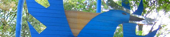 Vogelfigur aus Holz in Blau