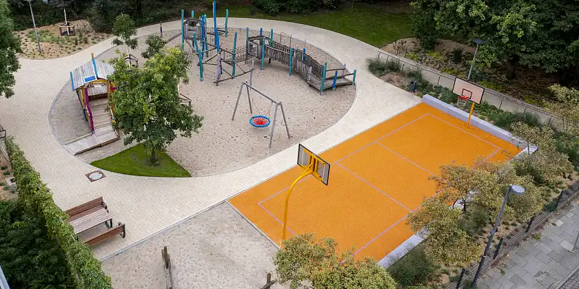 Spielplatz Adelenstraße aus der Vogelperspektive 