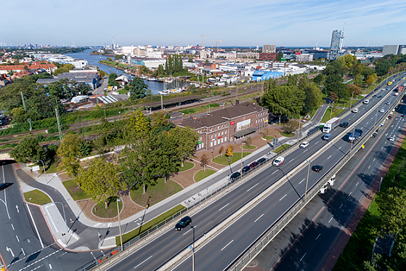 Vorplatz Neustadtsbahnhof 