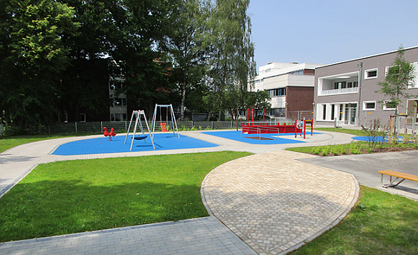 Ein moderner Kinderspielplatz.